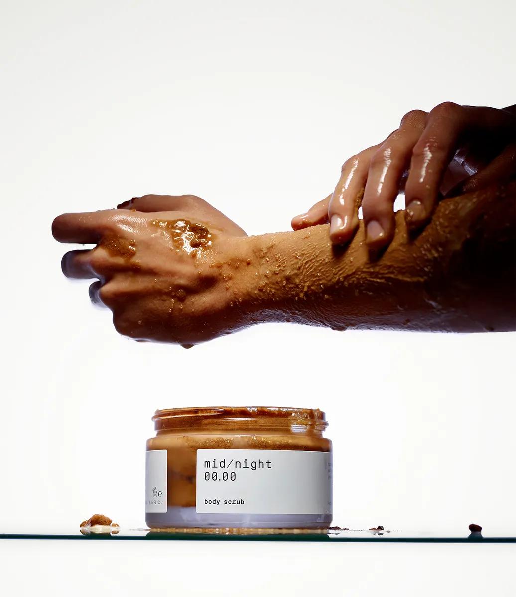 Скраб для Тіла 00.14 Mid/Night 00.00 Body Scrub