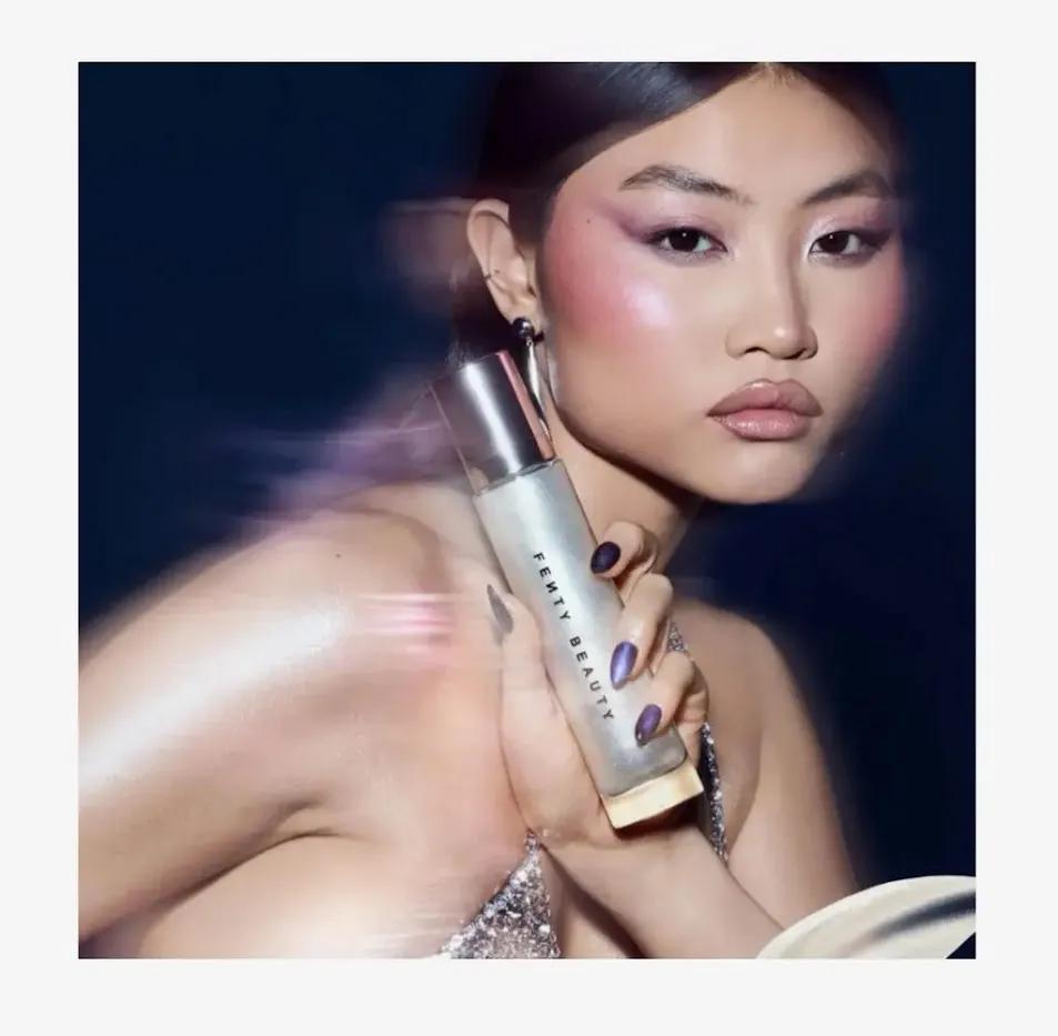 Гелевий хайлайтер для тіла Fenty Beauty Body Lava Body Luminizer