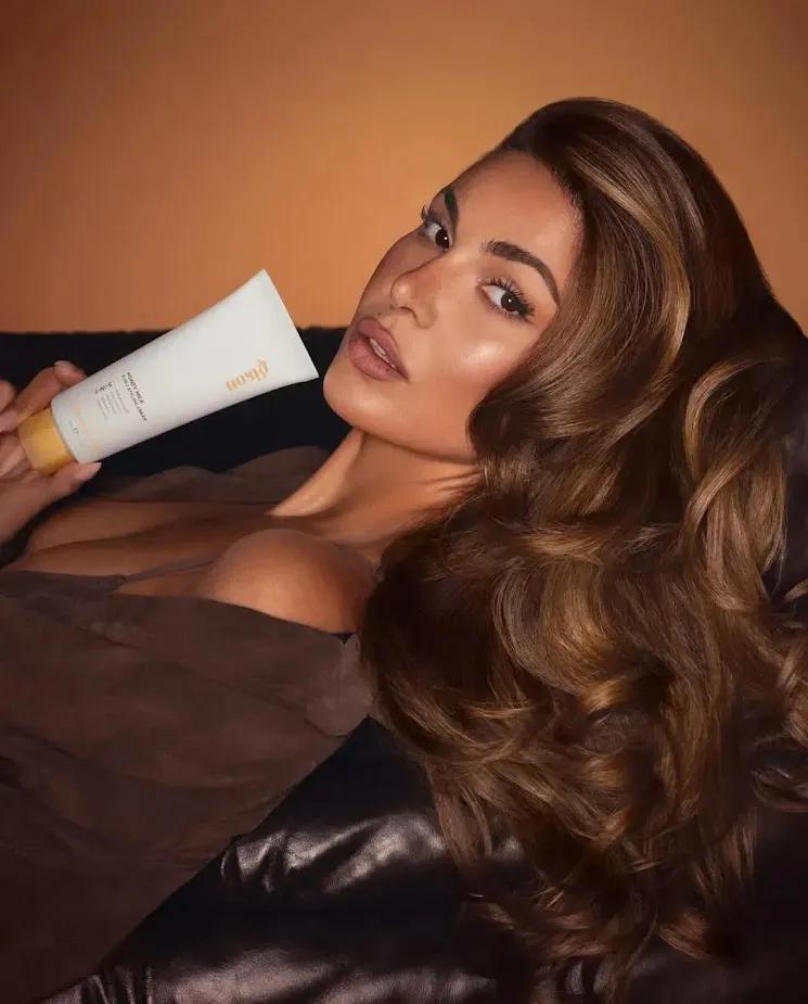 Стайлінговий крем Gisou Honey Milk 5-in-1 Styling Cream