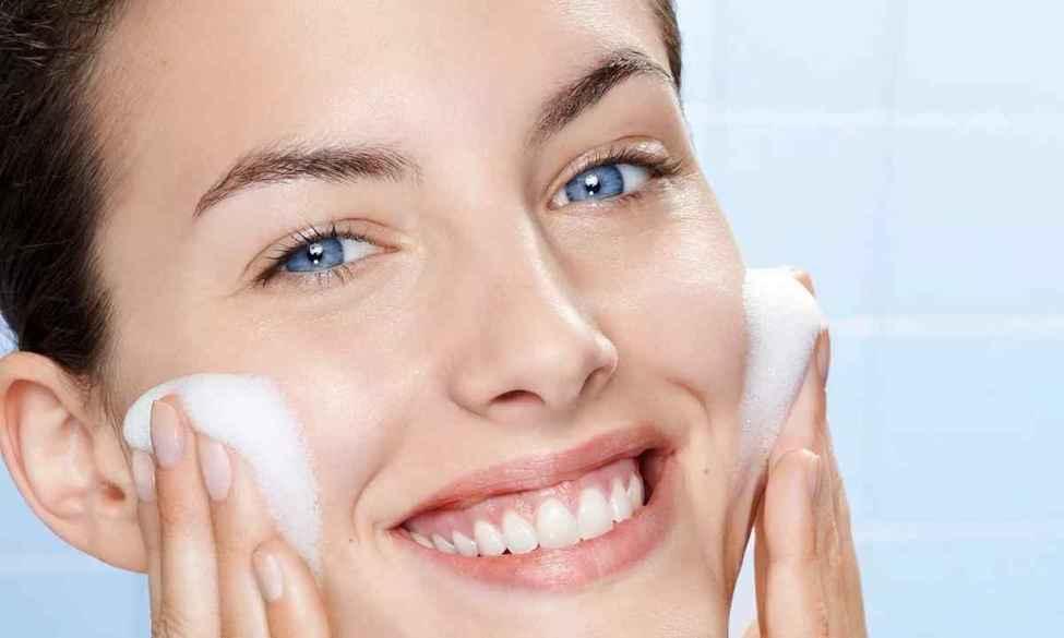 Топ-10 корисних звичок для догляду за шкірою