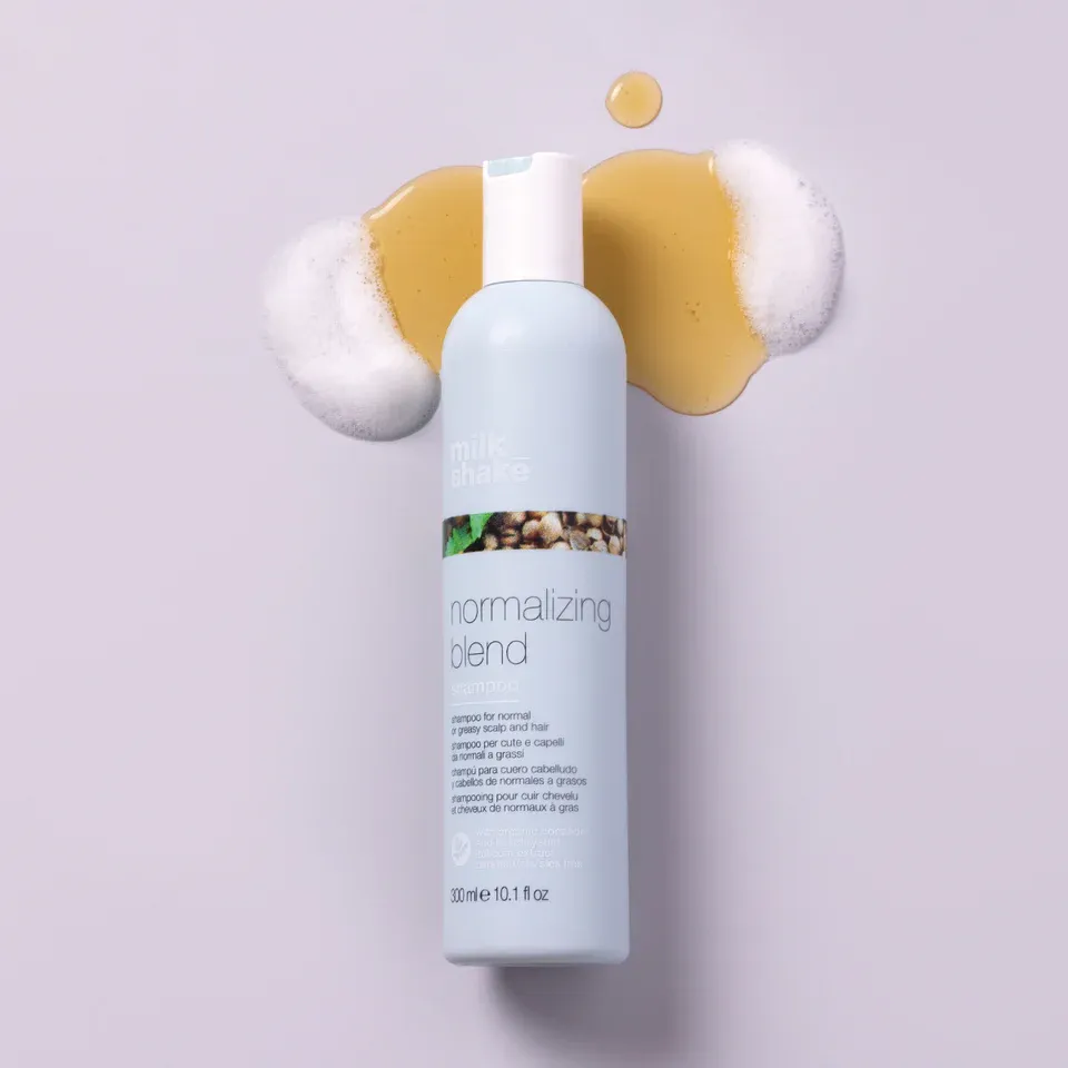 Шампунь для нормального та жирного волосся Milk Shake Normalizing Blend Shampoo