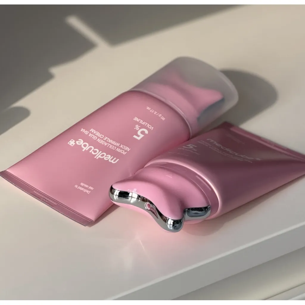 MEDICUBE PDRN Collagen Gua Sha Neck Wrinkle Cream  Антивіковий крем для шиї та декольте з вбудованим масажером гуаша